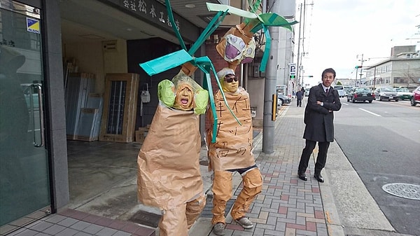 3. По улицам ходят покемоны