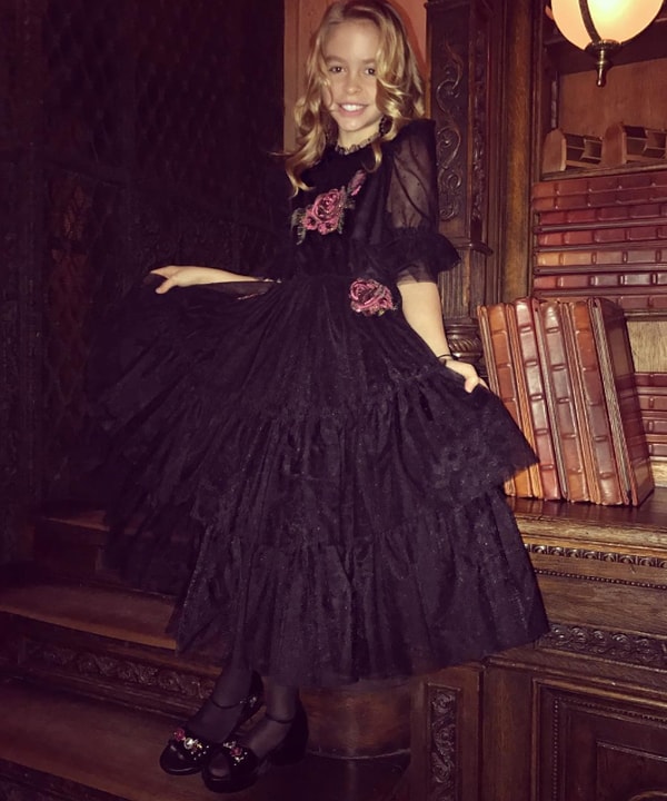 10. Вот так и подрастает смена современной золотой молодежи.