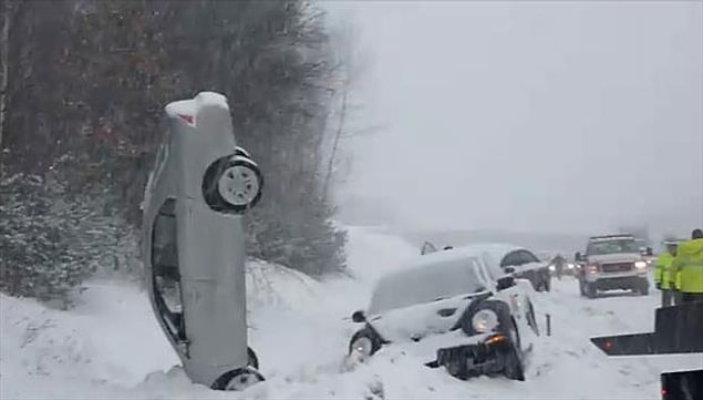 "I tried to dive headfirst in the snow deposit. Is it good?" "No way!"