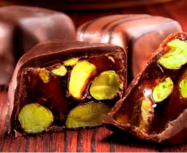 10. Türk kahvesinin yanına en çok yakışan tatlı: Çikolatalı Lokum