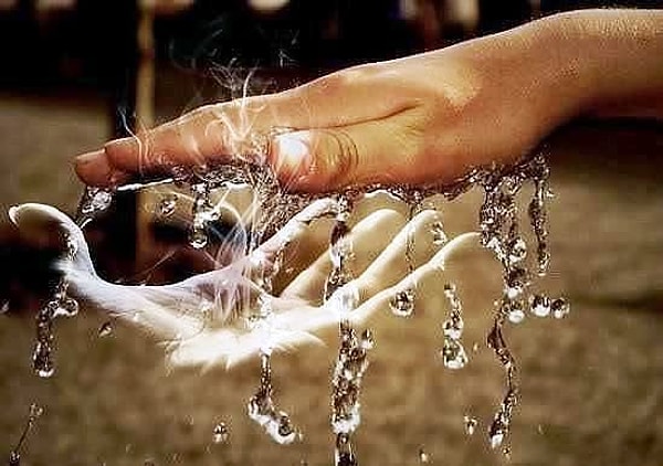 10. Ошибается - каждый. Признаёт ошибки - мудрый. Просит прощения - сильный. Восстанавливает отношения - любящий.