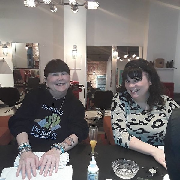 8. И судя по счастливым лицам этих двух женщин, это действительно так