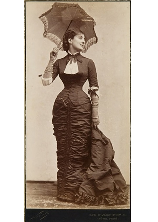 2. Узкие талии были в моде в 1800-х и 1900-х годах