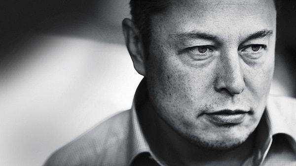 Tamamen tüketim toplumu haline gelmiş, üretmeyi bırakın üretileni sorgulamaktan dahi yoksun olan günümüz insanı için önemli bir değer, Elon Musk.