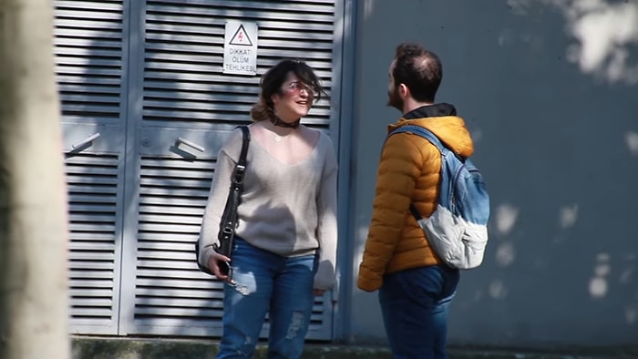 Kötü Hissediyorum Diyerek İnsanlara 'Seni Seviyorum' Dedirtmek