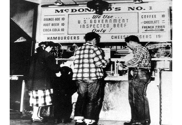 11. İlk McDonald’s restoranı, 1948.