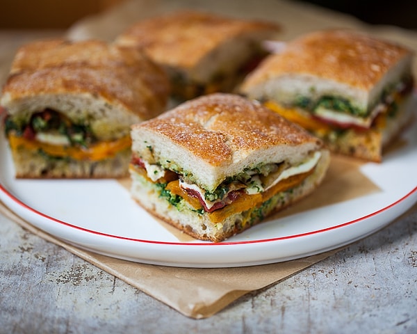 6. Сэндвичи с соусом песто