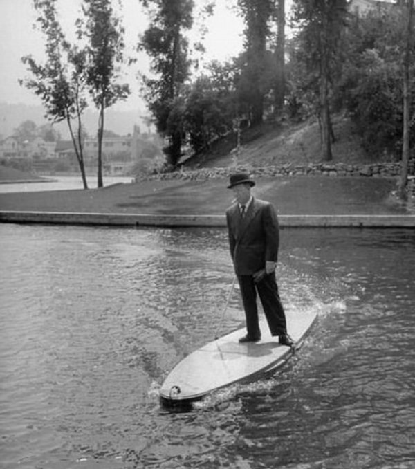 8. Доска для серфинга с мотором