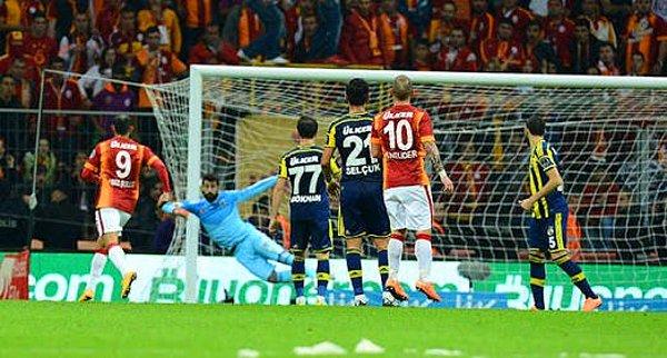 9. Sneijder'in Volkan'ı çaresiz bıraktığı an.