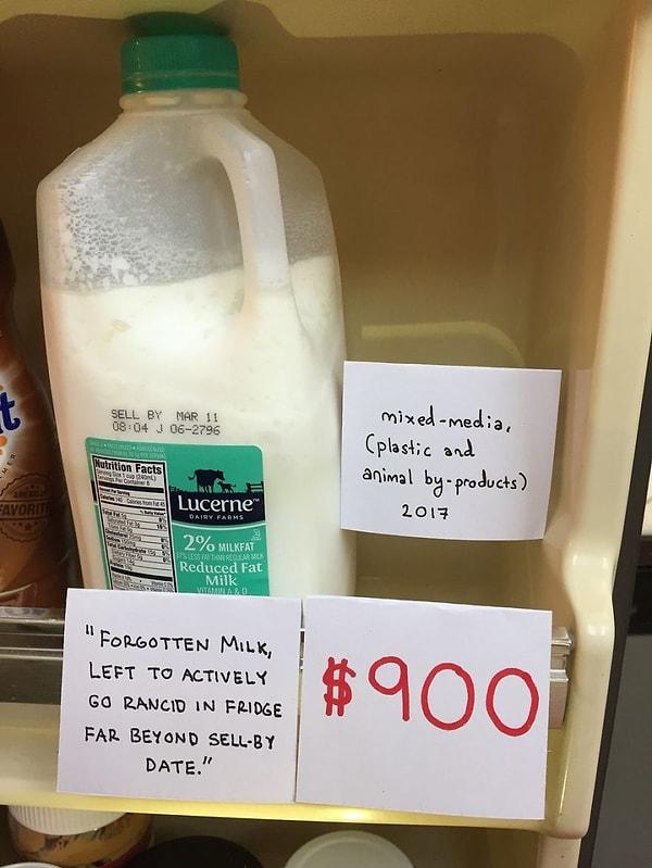 "Tüketim Tarihinin Çok Ötesinde Etkin Bir Şekilde Kokmaya Bırakılıp Buzdolabında Unutulmuş Süt"ün değeri 900$'a yükseldi.