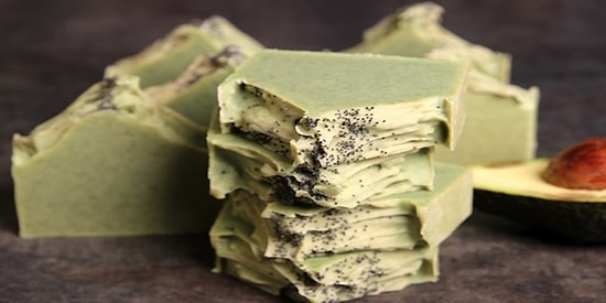 Meyvelerin Kokusunu ve Yumuşaklığını En Çok Hissettirdiği 19 Güzelleştirici Meyveli Sabun