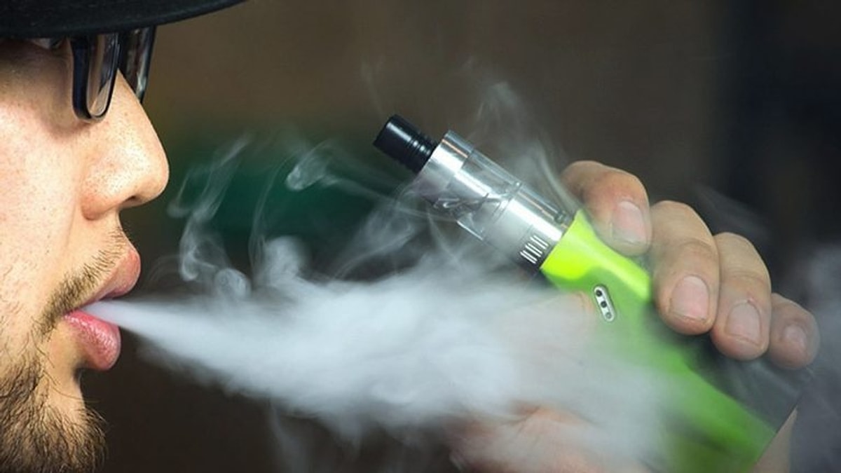 Кольца из пара вейп. Как меньше парить. Парильщик вейп. Как меньше парить. Вейп курение.