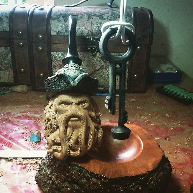 10. Davy Jones pipe design.