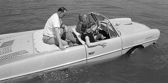 10 суперстранных исторических фото, нуждающихся в объяснениях