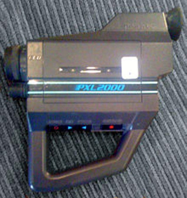 6. 1987’de Fisher-Price firması, ses kasetlerine video kaydedebilen bir kamera çıkardı.