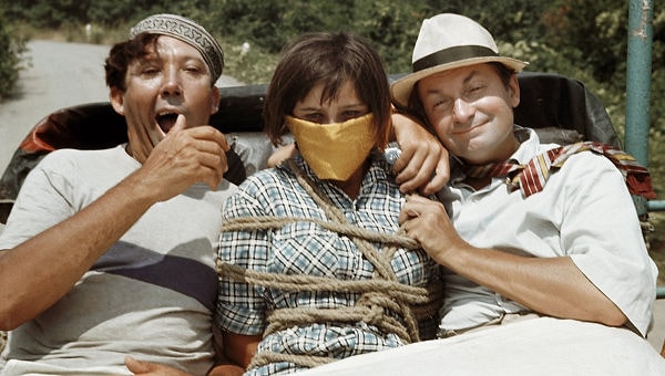 7. "Так вот, как говорит наш замечательный сатирик Аркадий Райкин..." (к\ф "Кавказская пленница, или Новые приключения Шурика")