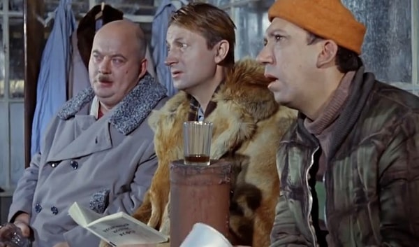 8. "Кто не работает, тот..." (к\ф Операция «Ы» и другие приключения Шурика")