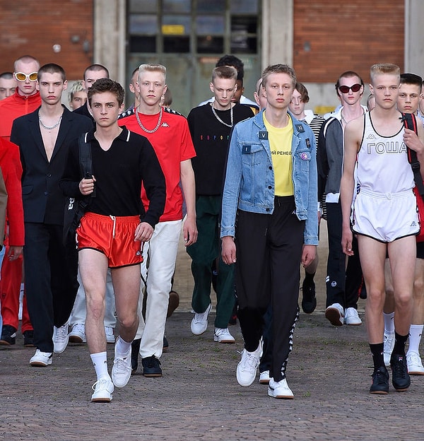 5. Устав от заезженной темы с хипстерами, юные модники с подачи рэпера Фараона переключились на модное движение под названием "плакшери".