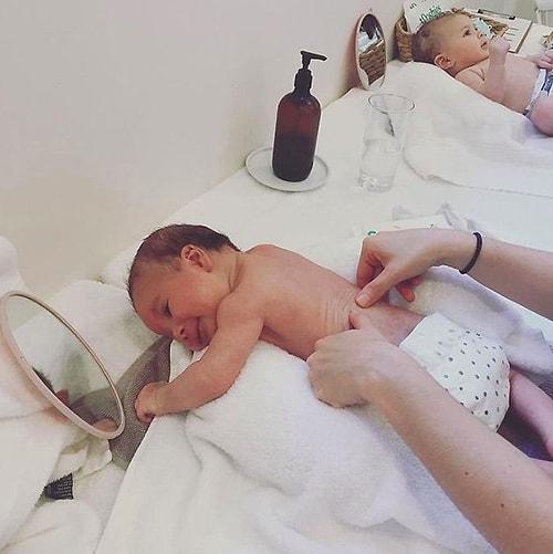 Avustralya'da bebekler için spa yapmışlar. Fotolara bakın nasıl mutlular ya.