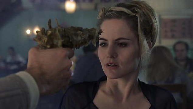 5. eXistenZ (1999)