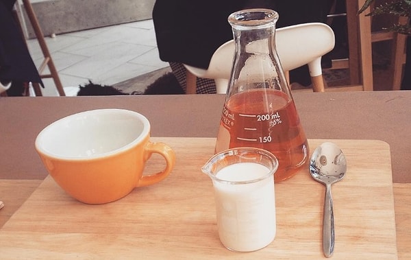 3. А чай? Они подают чай так как будто его только что добыл алхимик