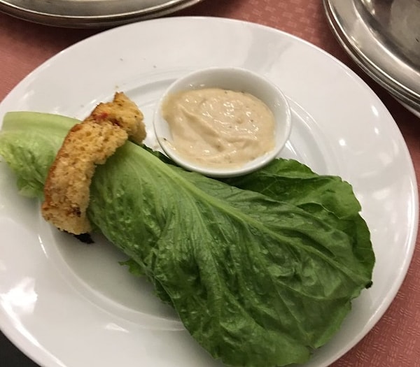 6. Зашел в хипстерский ресторан и заказал салат "Цезарь"? Получай вот это