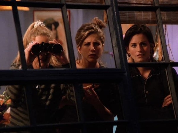 3. За чем наблюдают девушки?