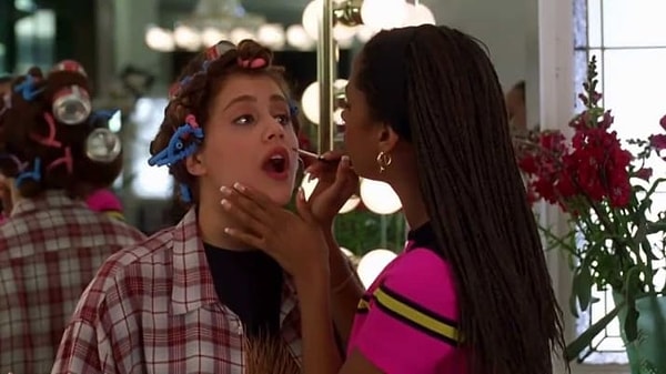 11. Волшебные преображения с помощью макияжа и шмоток. Видимо, по-другому парня никак не найти