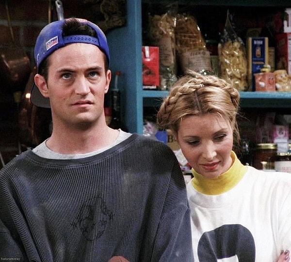 15. Что Фиби обещает сделать для Чендлера, если он бросит курить?