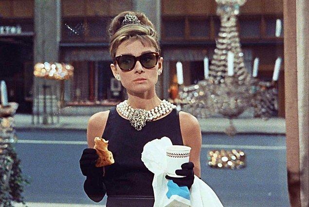 20. Tiffany'de Kahvaltı (1961)  | IMDb  7.6