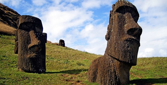 10 умопомрачительных теорий, связанных с островом Пасхи