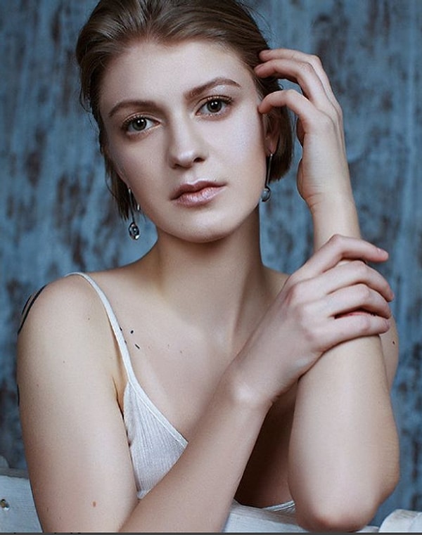 9. Сама девушка признавалась, что шла на проект не за любовью.