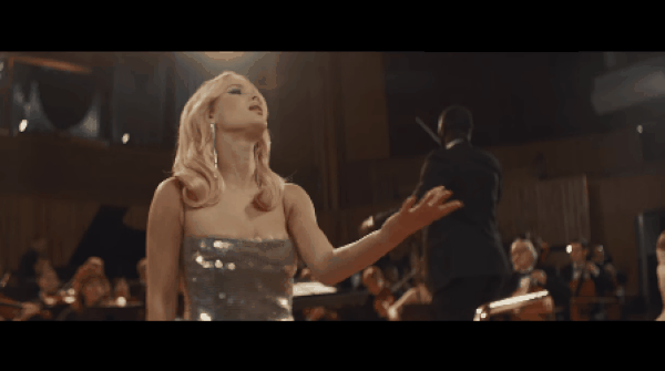 4. Clean Bandit'den "Symphony" ▶ Zara Larsson eşliğinde