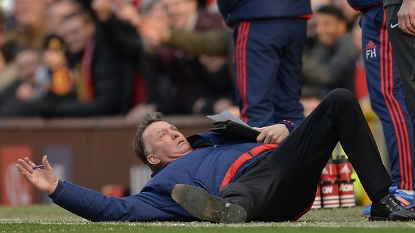 8. Насколько ты смущаешься, когда спотыкаетешься на тротуаре?