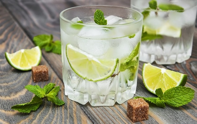 6. Zencefil ve nane şuruplu misket limonu suyu.