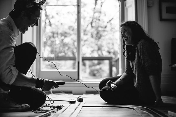 8. Он подшучивает над вами