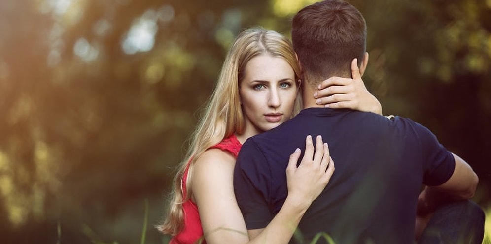 18 верных признаков того, что ты встречаешься с «парнем-однодневкой»