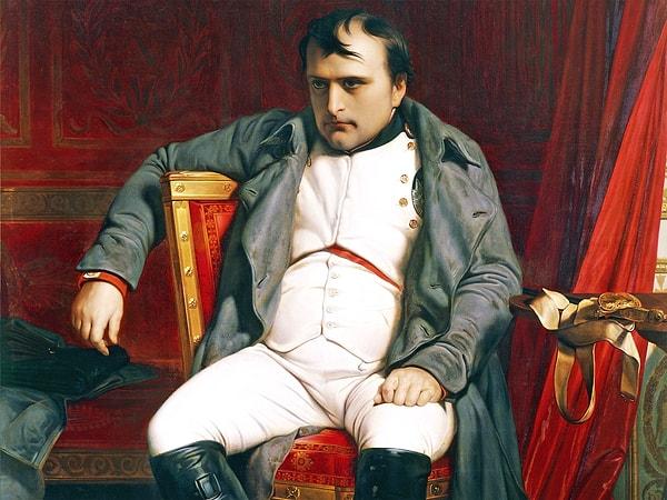 2. 1800'de Napoleon, tabloyu yatak odasının baş köşesine astırdı.