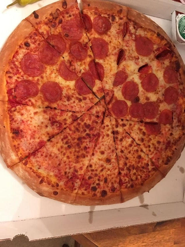 2. Dünyanın en kötü dilimlenmiş pizzası. ☹