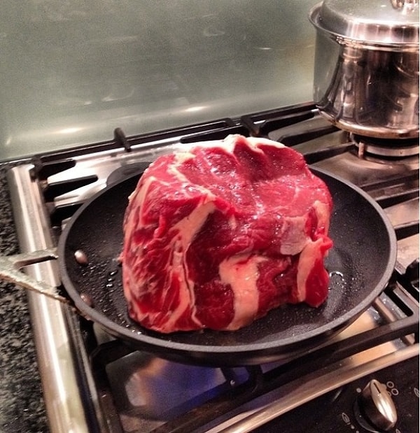 6. "Поспорили с девушкой, кто лучше готовит. Вот, что получилось у меня"