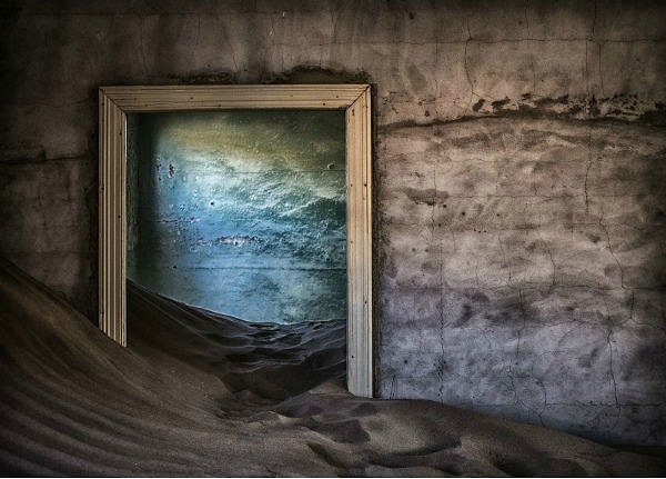 6. Несмотря на то, что в Колманскопе больше не добывают алмазы, город до сих пор манит туристов со всего мира своей невероятной аутентичностью и загадочностью.