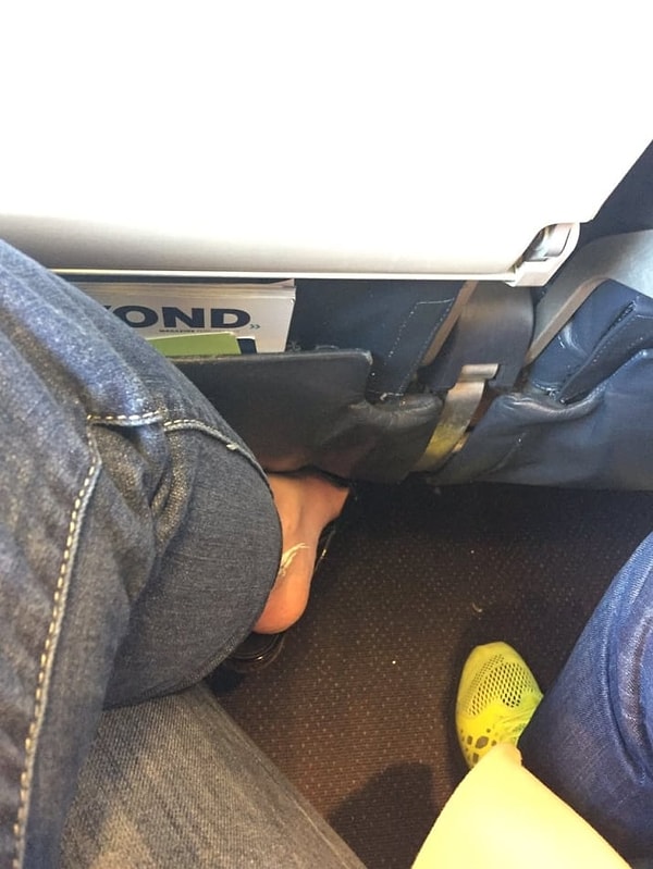 10. Летать с комфортом вы можете только бизнес-классом.