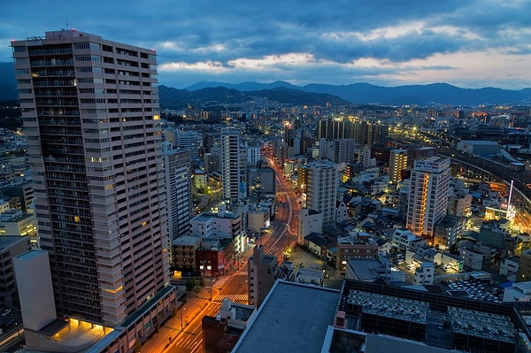 12. Сейчас: Хиросима ночью