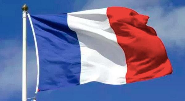 13. Fransa bayrağında bulunan 3 renk hangi kavramları temsil etmektedir?