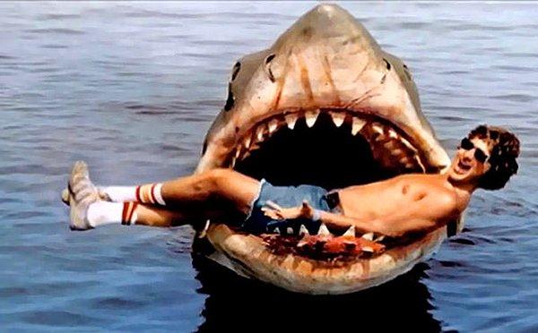 5. Steven Spielberg, Jaws'taki maket köpekbalığına eski avukatının ismi olan "Bruce" ismini takmıştı.