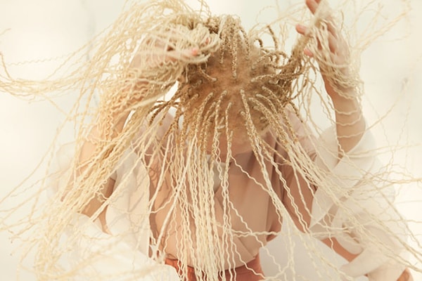 5. "Впервые я увидел девочек на видео. Они были просто невероятно красивыми и талантливыми, и я моментально захотел с ними работать. Они очень уверенные в себе, очень образованные и они умеют работать", — говорит фотограф