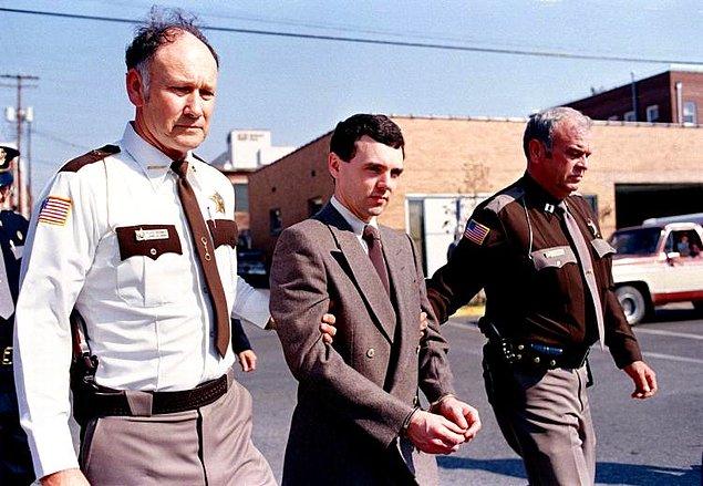 Harvey yakalandıktan birkaç ay sonra, 9 Temmuz 1987'de işlediği cinayetleri itiraf ediyor.