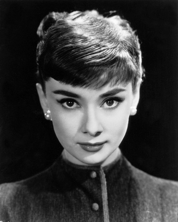 1. Если тебе понадобится рука помощи, знай: она у тебя есть — твоя собственная. Когда ты станешь старше, ты поймёшь, что у тебя две руки: одна, чтобы помогать себе, другая, чтобы помогать другим.