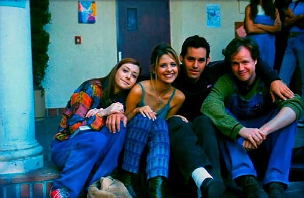 1. Актерский состав сериала "Баффи — истребительница вампиров"