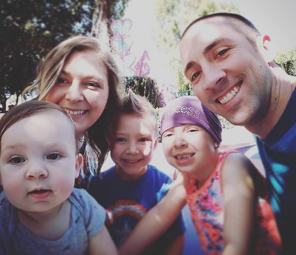 2. Гианессе Райт из штата Юта, США, в этом году поставили диагноз алопеция